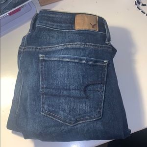 DARK WASH AMERICAN EAGLE JEANS